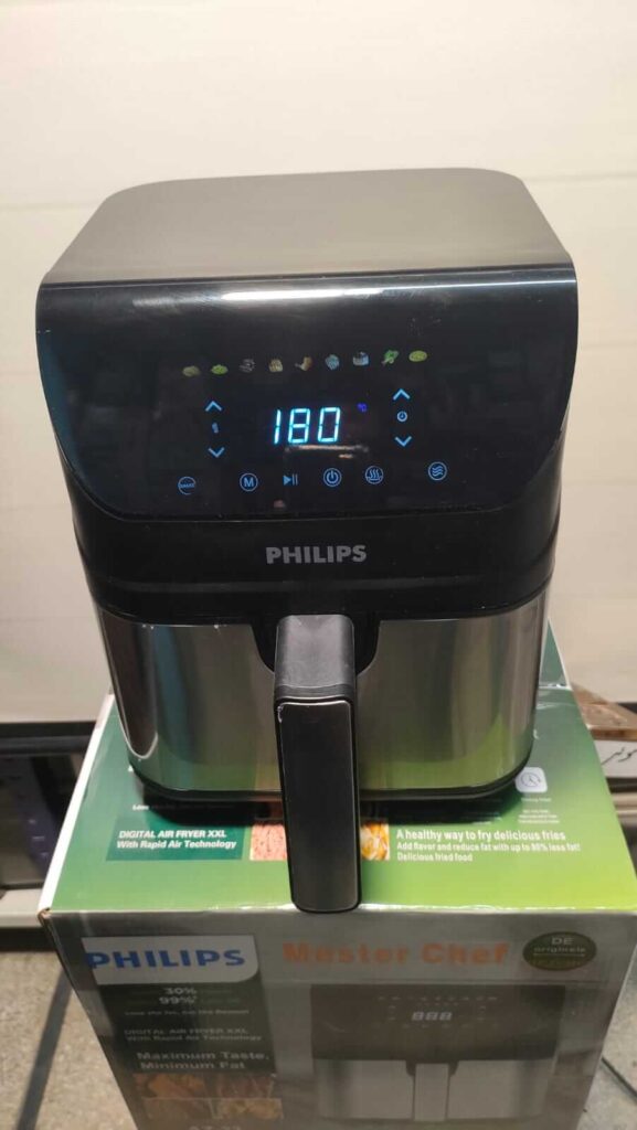 Philips Large Display Air Fryer az-23 5 liter